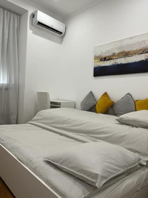 Casa Da Praia Da Poca - Apartamento Lirio Estoril Eksteriør bilde