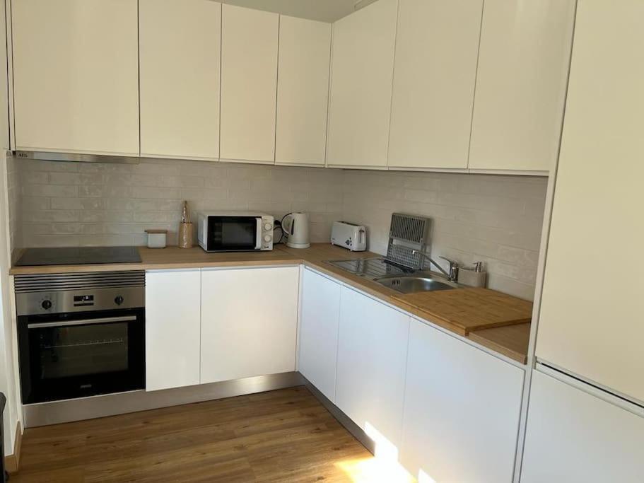 Casa Da Praia Da Poca - Apartamento Lirio Estoril Eksteriør bilde