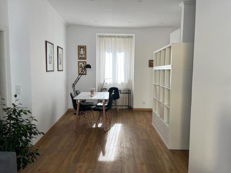 Casa Da Praia Da Poca - Apartamento Lirio Estoril Eksteriør bilde